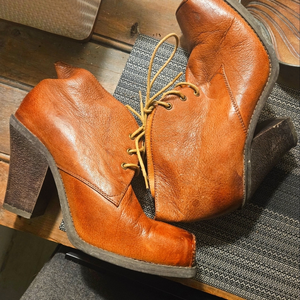 JEFFREY CAMPBELL FUNKY BOOTIES. COOL SQUARE TOE W/WILD STITCHING.EUC.CHUNKY HEEL